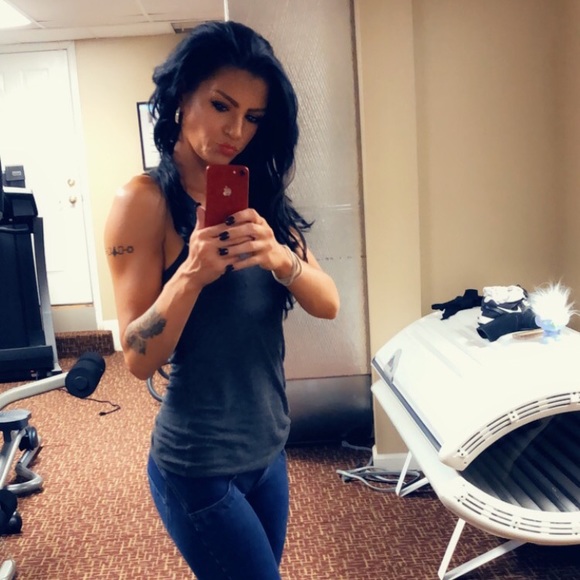 Meet your Posher, Emma - Picture 4 of 8